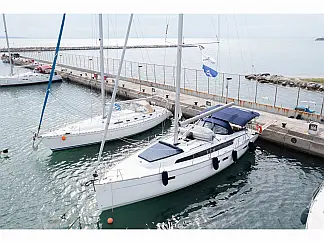 Bavaria Cruiser 46 - External image
