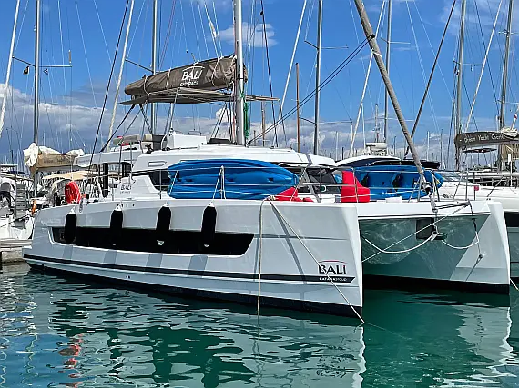 Bali Catspace (katamaran) — Volos, Grecja
