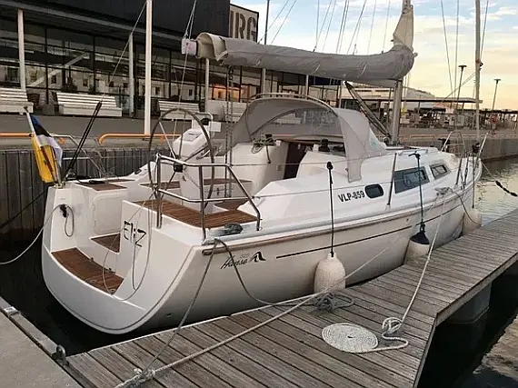 Hanse 325