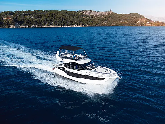 Galeon 440 Fly - Immagine esterna