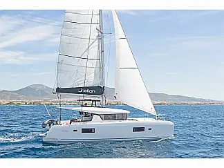 Lagoon 42 A/C & GEN - External image