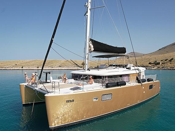 Lagoon 450  Fly