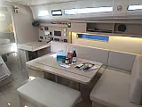 Oceanis 40.1 - (3 double bed + 2 bunk beds) + convertible table in salon - [Internal image]