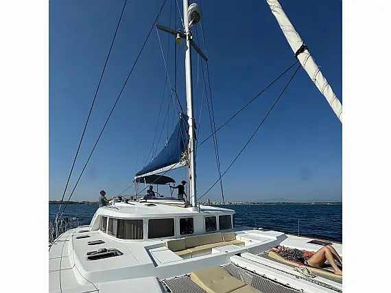 Lagoon 44