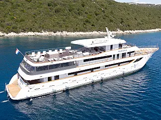 Luxury Motor Yacht - [External image]