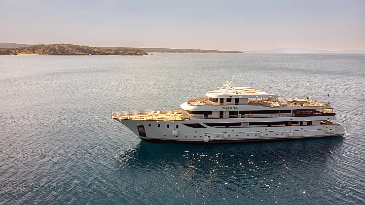 Luxury Motor Yacht - 
