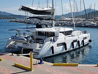 Lagoon 46 - External image