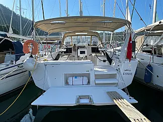 Dufour 430 GL - External image