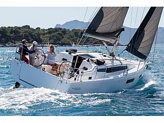Sun Odyssey 350 - External image