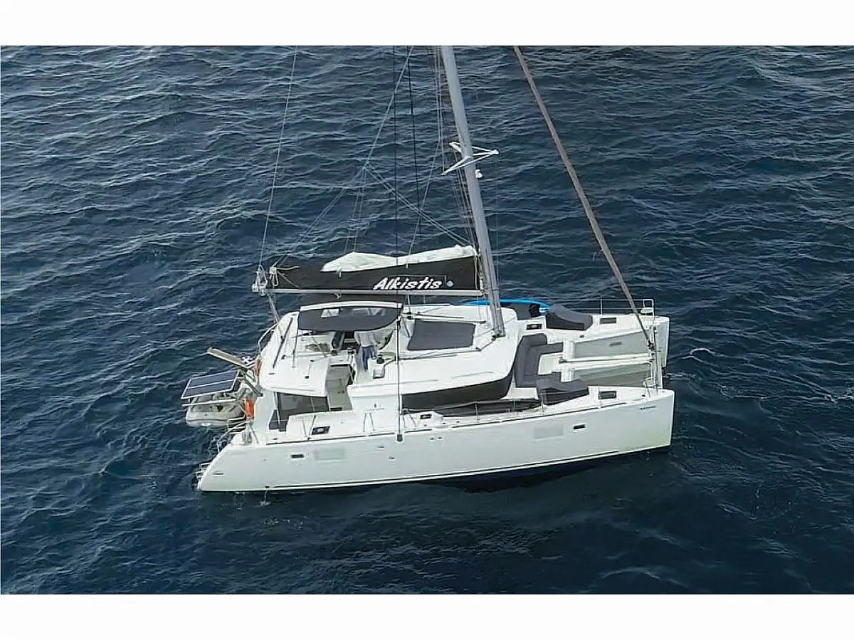 Lagoon 450 Fly,  in Greece