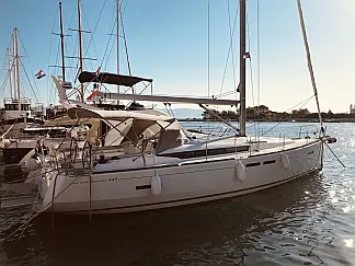 Sun Odyssey 449 - External image