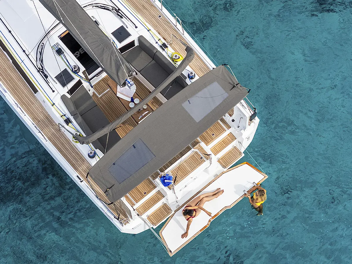 Dufour 44 (2025) in Mallorca deck plan