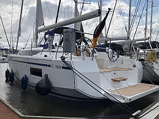 Bavaria C38 - External image