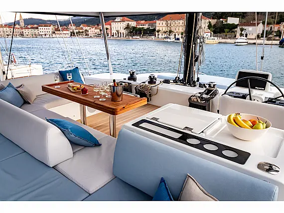 Lagoon 55