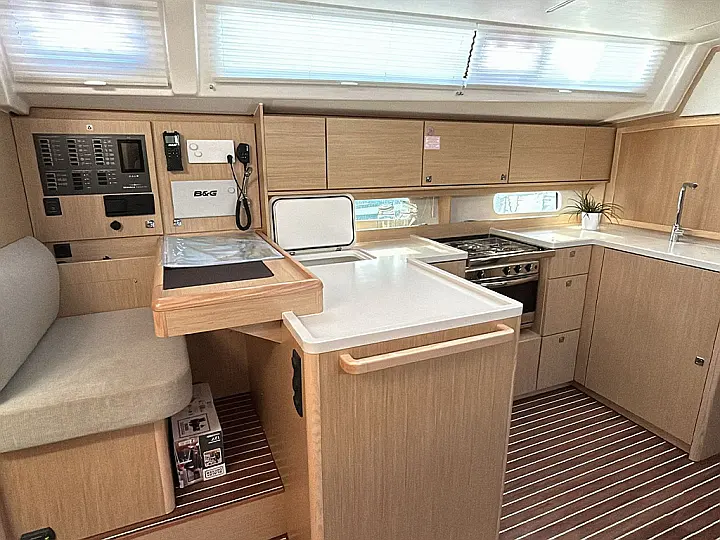 Bavaria C46 - 