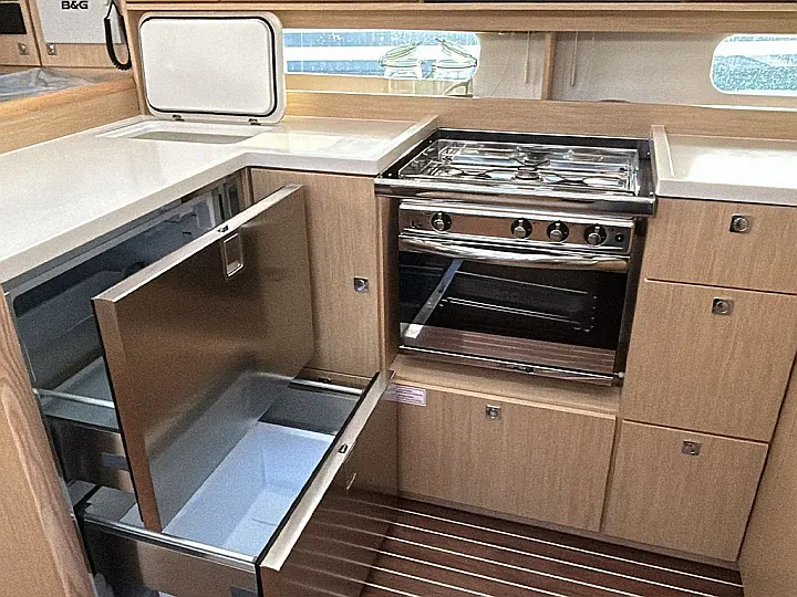 Bavaria C46 - 