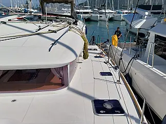 Lagoon 400 S2 - External image