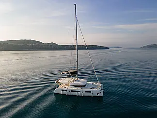 Lagoon 50 Fly - External image