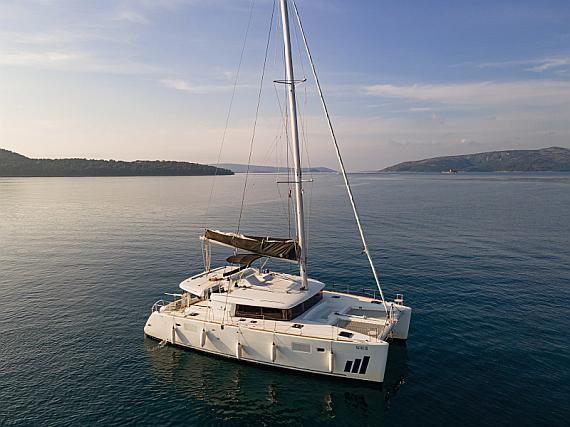 Lagoon 450 Fly