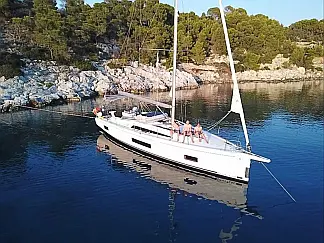 Oceanis 46.1 - External image