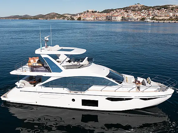 Azimut 60 Fly - Immagine esterna