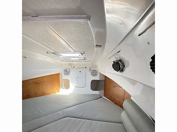 Mostro Cabin 9 - Internal image