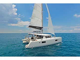 Lagoon 42 A/C & GEN - External image