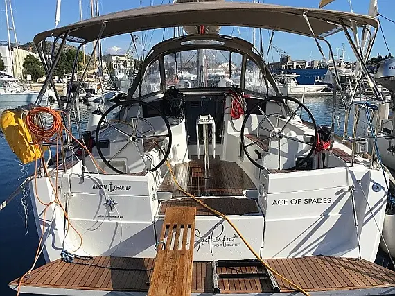 Sun Odyssey 389