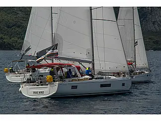 Oceanis 51.1 - External image