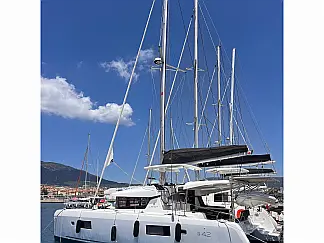 LAGOON 42 - External image