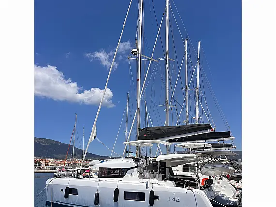 LAGOON 42