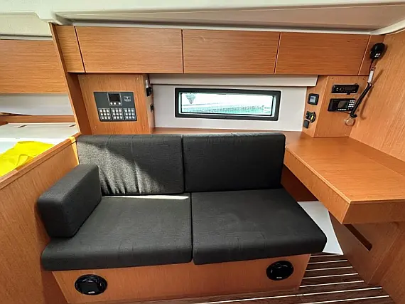 Bavaria C 42 - Internal image
