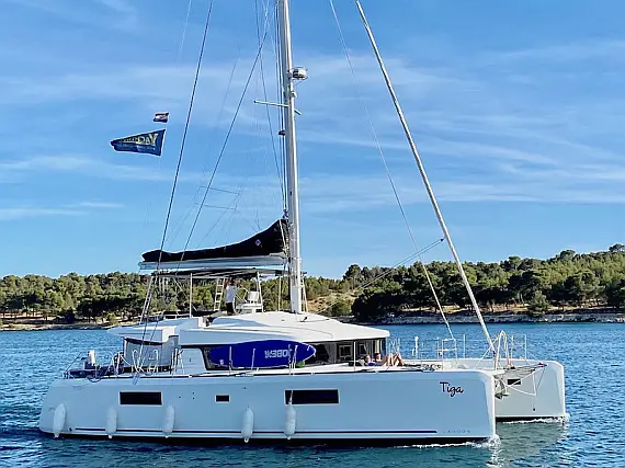 Lagoon 52-5