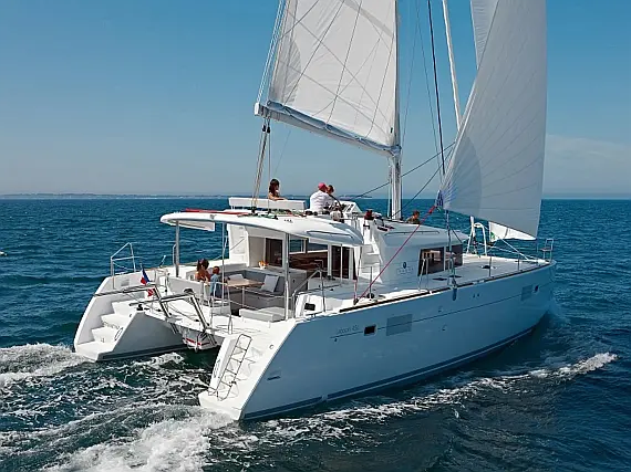 Lagoon 450 Fly