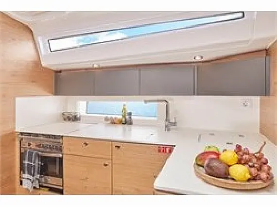 Elan Impression 43 - Internal image