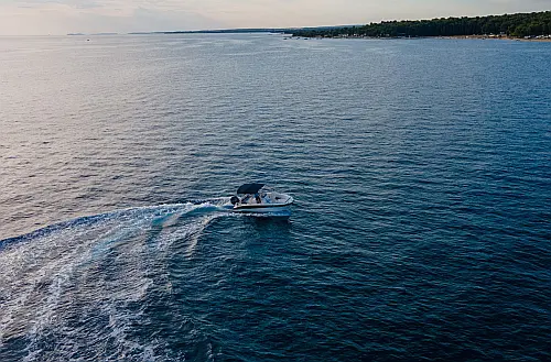 boat-sailing.gif