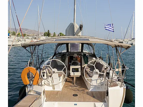 Bavaria Cruiser 37