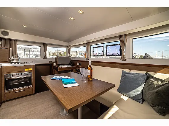 Lagoon 40 - Internal image