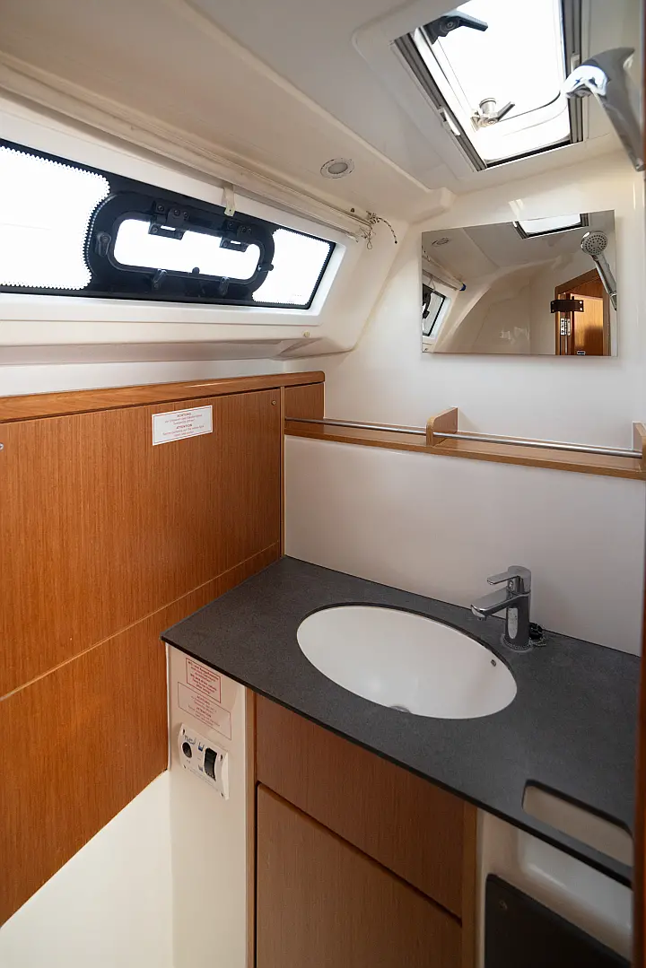 Bavaria Cruiser 37 - 