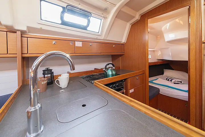 Bavaria Cruiser 37 - 