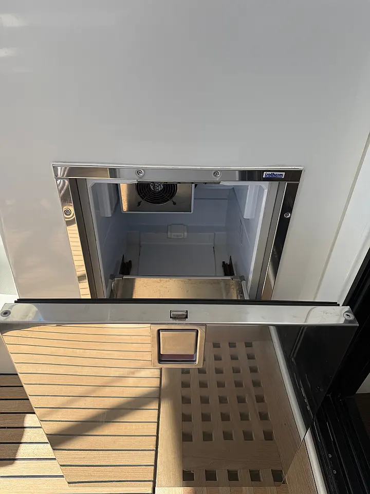 Lagoon 42 owner version - 