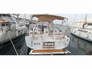 Oceanis 35.1 - External image