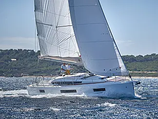 Sun Odyssey 440 - External image