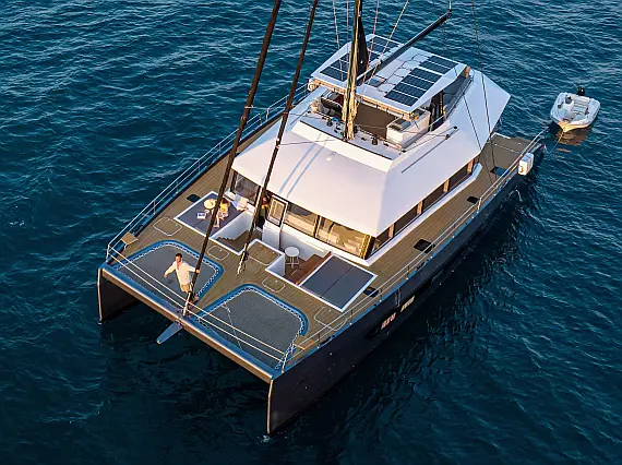 Catamaran J-Yachts