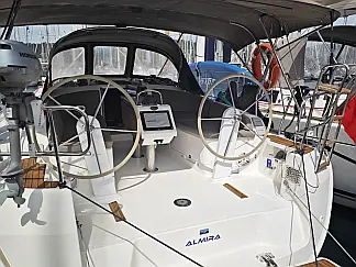 Bavaria Cruiser 37 - External image