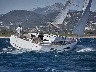 Sun Odyssey 440 - External image