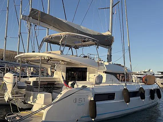Lagoon 51