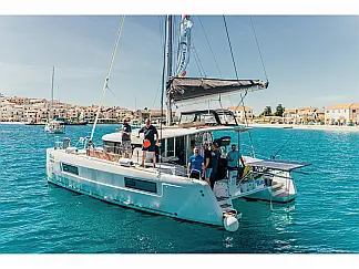 Lagoon 40 - External image