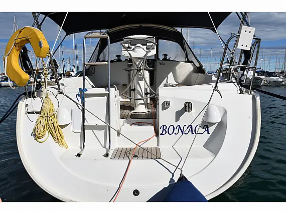 Sun Odyssey 37
