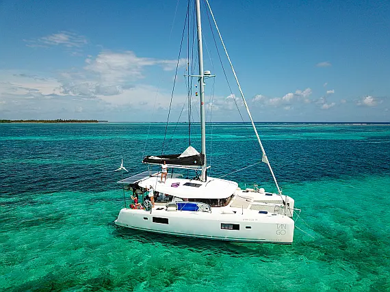 Lagoon 42 Owner's Version